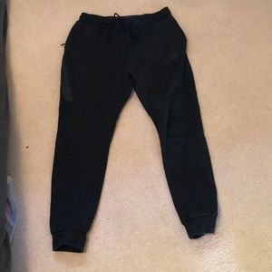 Nike tech fleece joggers